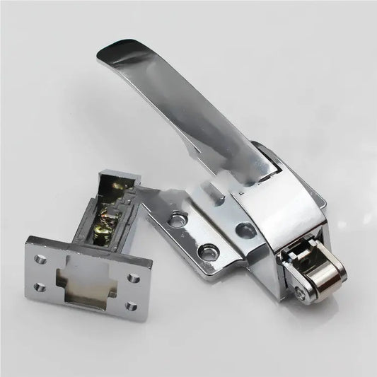 Poignée de porte avec mécanisme de verrouillage