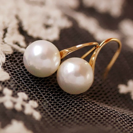 Women Simple Pearl Earrings