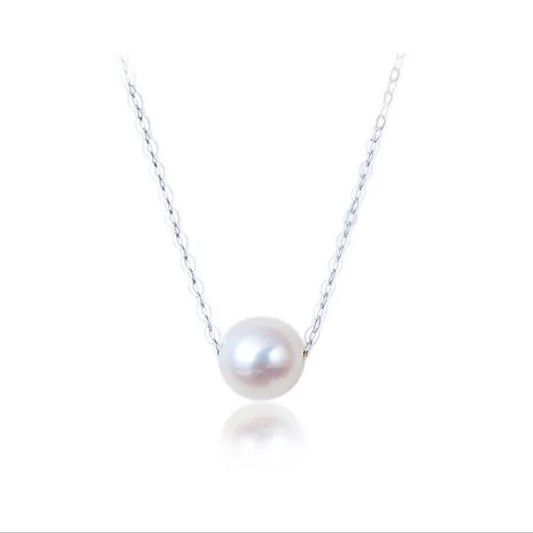 Collier à pendentif délicat en perles synthétiques