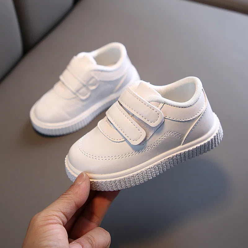 Baskets en cuir blanc pour enfants - élégantes et confortables