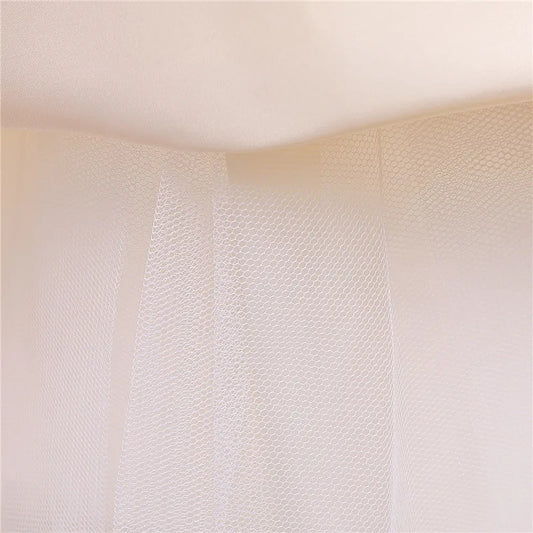 Kinderkleid für Mädchen zu Weihnachten und Neujahr