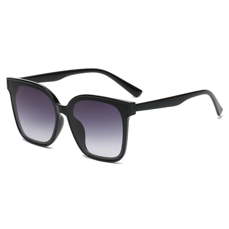 Classic Unisex Sunglasses for a Cool Retro Look