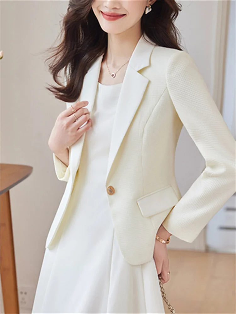 Costume Chic Minimaliste Pour Femme - Élégance Parfaite Au Travail