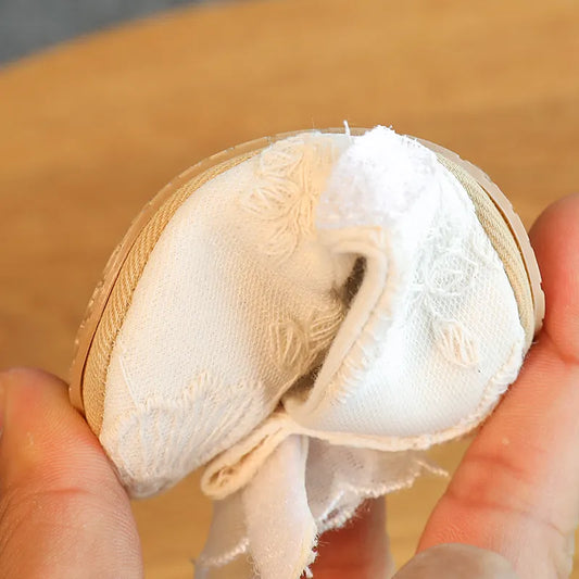 Bezaubernde Prinzessinnen-Babyschuhe aus Spitze