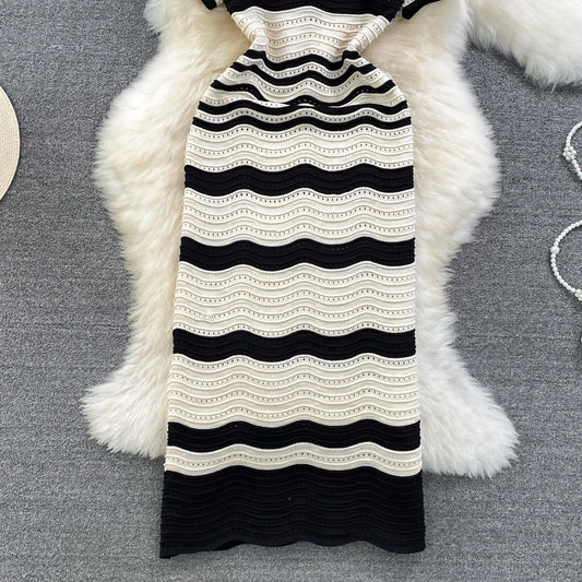 Rosa Strand-Maxikleid mit V-Ausschnitt