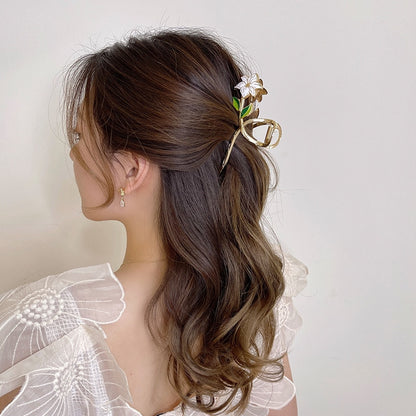 Elegant Gold Flower Hair Claw