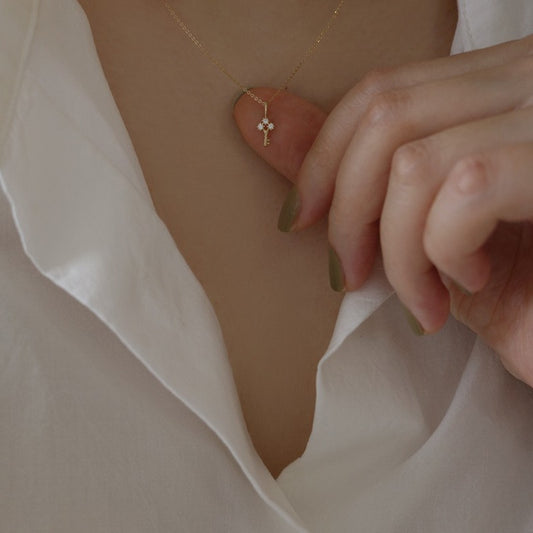 Collier clé en zircon plaqué or