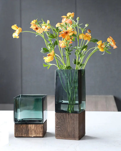 Wood-Toned Glass Vase for Exquisite Flower Arrangements