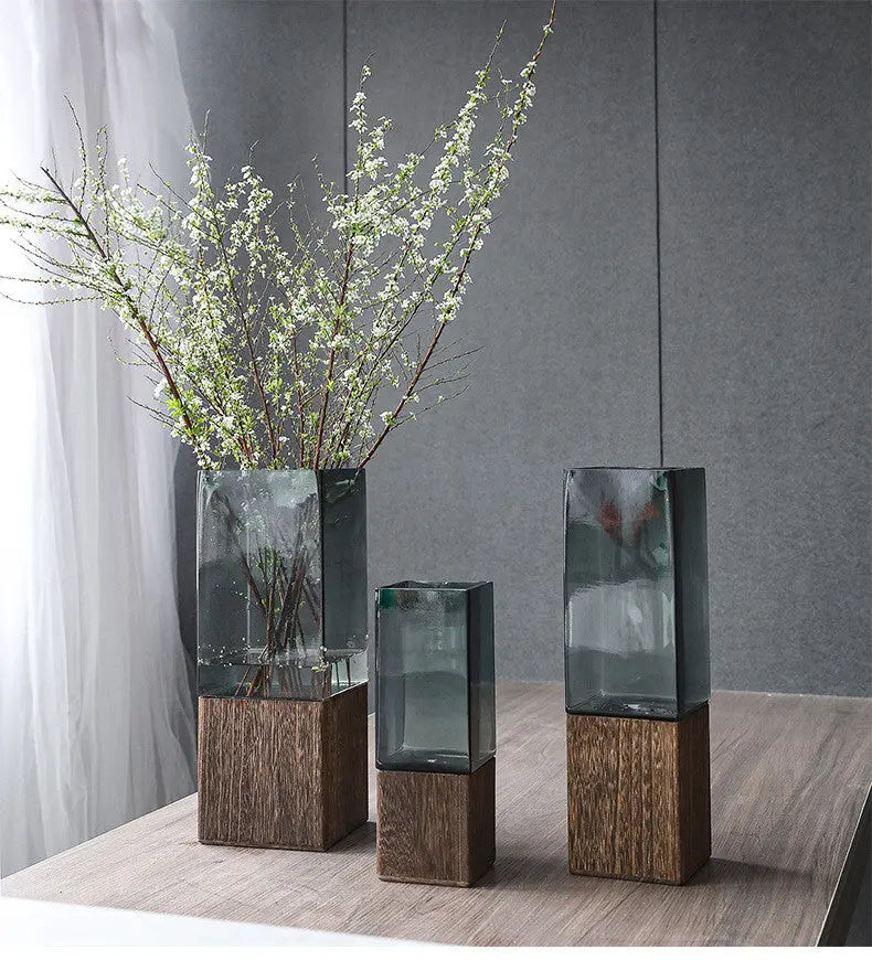 Wood-Toned Glass Vase for Exquisite Flower Arrangements