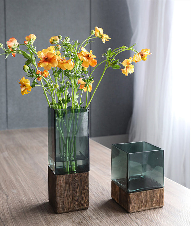 Wood-Toned Glass Vase for Exquisite Flower Arrangements