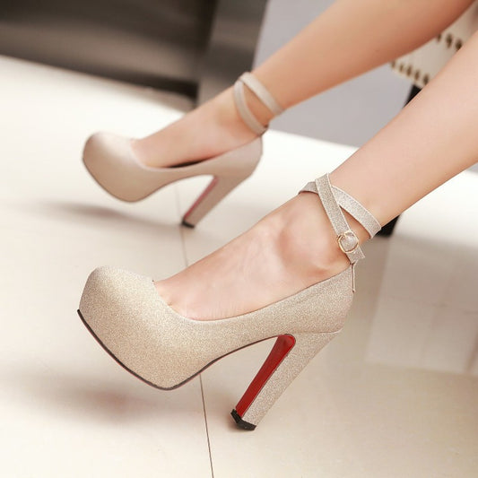 Chaussures élégantes à talons hauts pour femmes