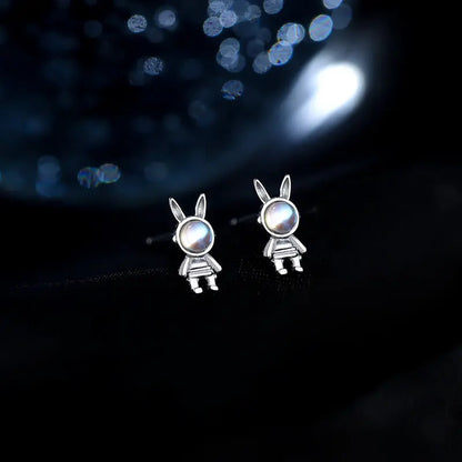 Boucles d'oreilles à tige en forme de lapin pour femme avec un design simple