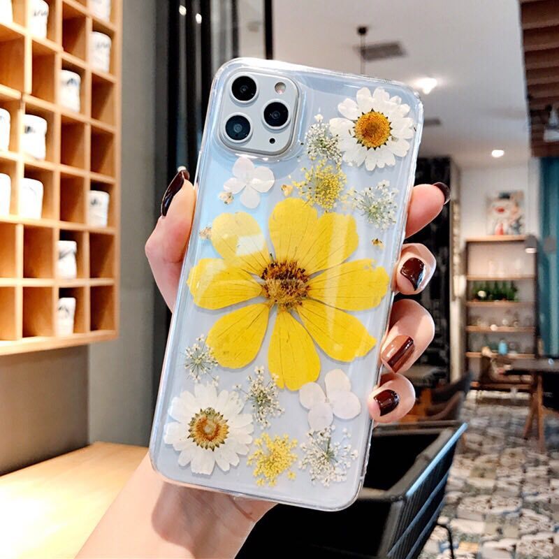 Blooming Elegance - Flower-Print Phone Case