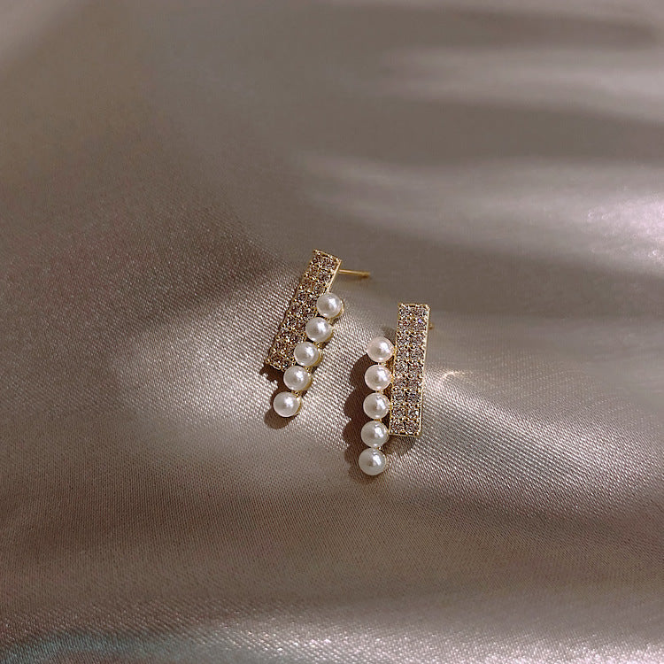 Women Pearl Crystal Stud Earrings