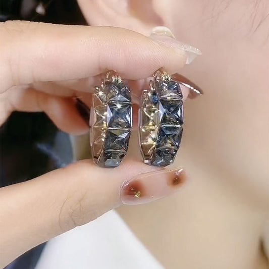 Boucles d'oreilles anneau en cristal gris