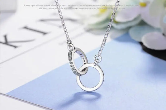 Collier pendentif chat mignon en Zircon