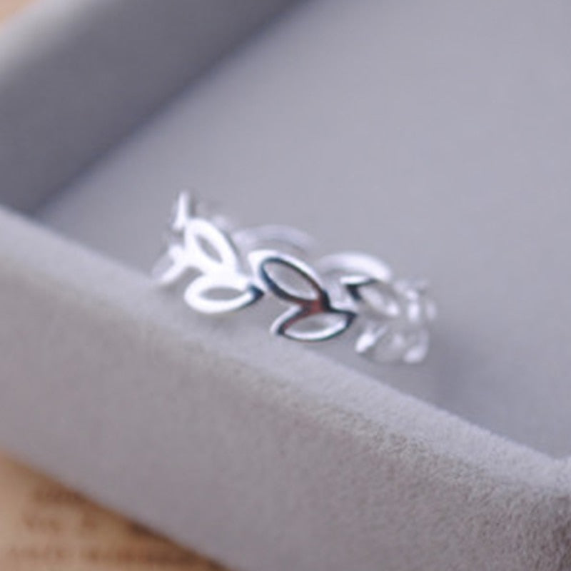 Chic Silver Plated Hug Ring for Women