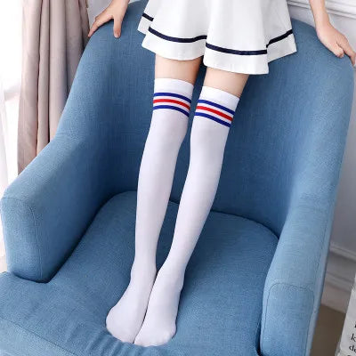 Bas sexy en dentelle et velours transparents jusqu'aux cuisses