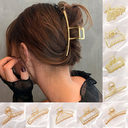 Goldene Haarspange: Retro-Chic