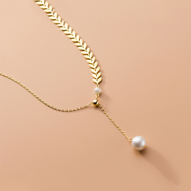 Leaf Pearl Pendant Necklace