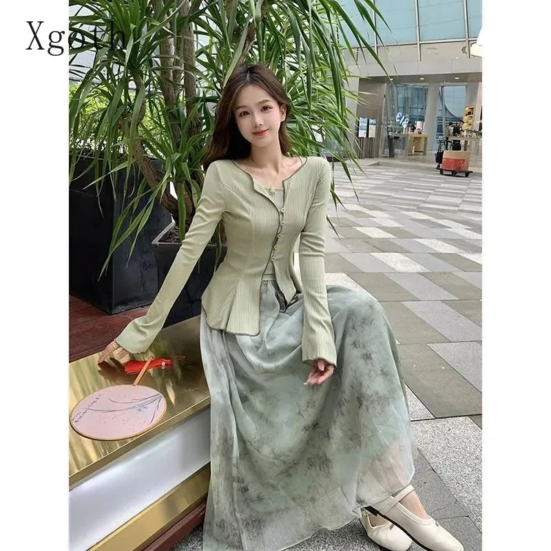 women's high-waisted cardigan t-shirt, high-waisted cardigan top, women's casual cardigan shirt, trendy high-waist t-shirt for women, stylish cardigan t-shirt, women's fashion high-waist top, high-waisted cardigan blouse, comfy women's cardigan shirt, high-waisted casual wear for women, modern women's cardigan tee