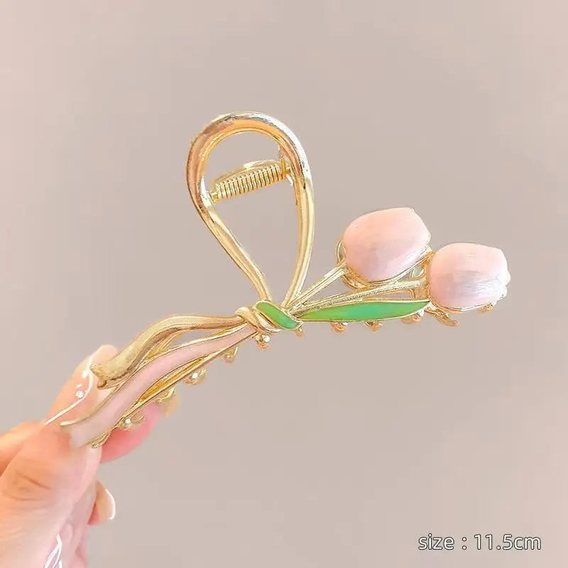 Épingle à cheveux torsadée avec perles et strass