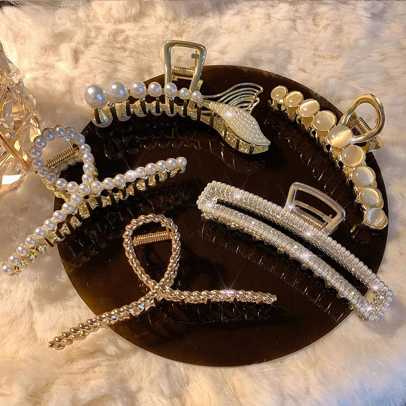 Pince à cheveux dorée : Rétro Chic