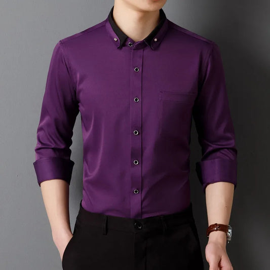 Luxuriöses, mit Nieten verziertes Hemd