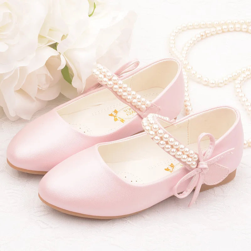 Flache Schuhe aus Leder mit Blumenperlenmuster