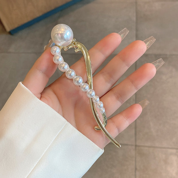 Chic Pearl Hair Claw Clips