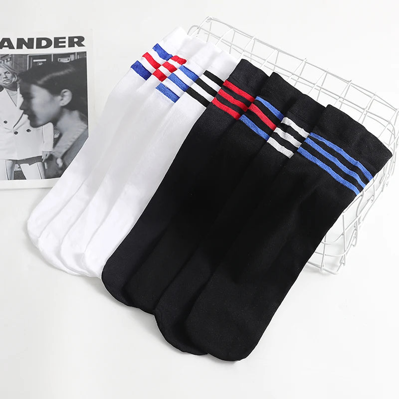 Bas sexy en dentelle et velours transparents jusqu'aux cuisses