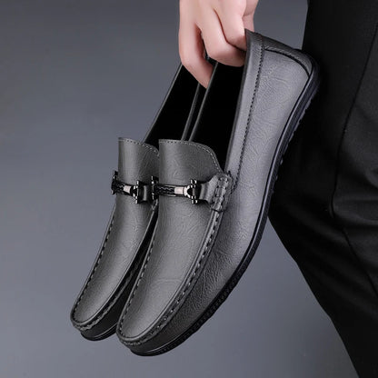 Flacher Herren-Loafer aus echtem Leder