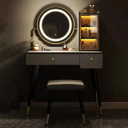 Nordischer Schminktisch fürs Schlafzimmer mit Dimmspiegel