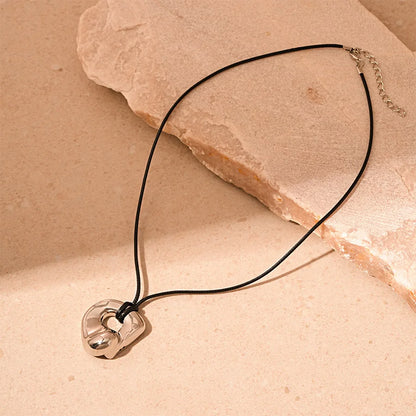 Women U-Shape Horseshoe Pendant Necklace