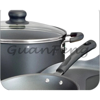 Batterie de cuisine rouge