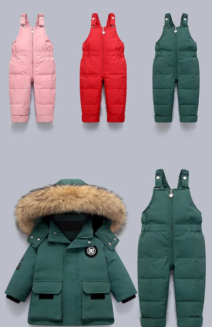 Winter-Set aus Daunenjacke und Schneeanzug für Jungen und Mädchen