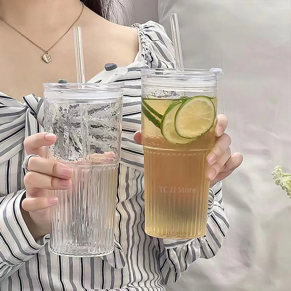 Transparent Glasses With Lid and Straw