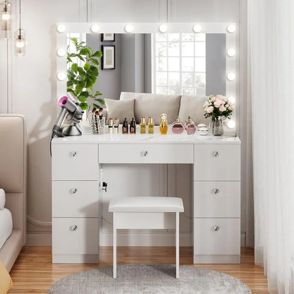 White Painted Vanity Table for Bedroom