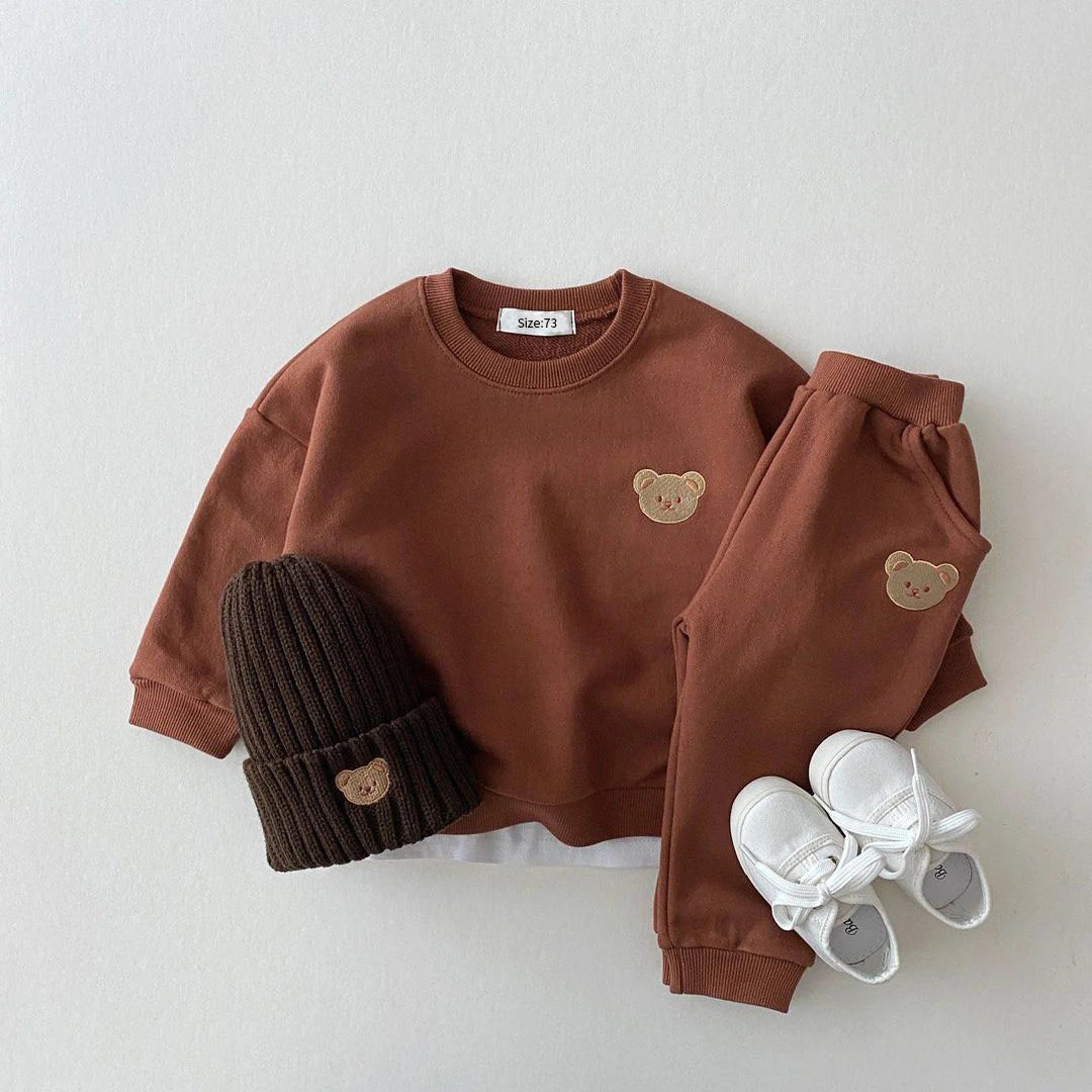 Set aus Sweatshirt und Hose mit Bärenmotiv für Kleinkinder