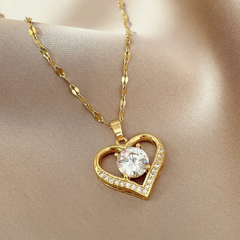 Collier pendentif coeur en acier inoxydable - Chaîne lèvres dorées