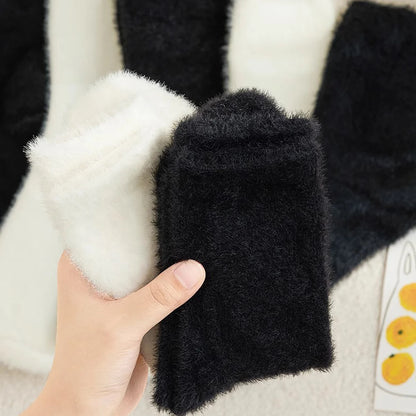 Plüschsocken aus Korallenfleece für Damen – rutschfeste, warme Bodensocken aus Strick