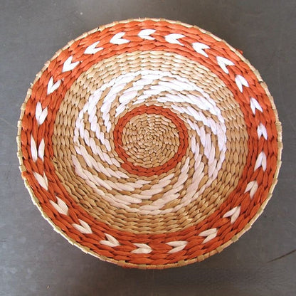 Elegant Rattan Grass Weaving Straw Plate for Stylish Home Decor