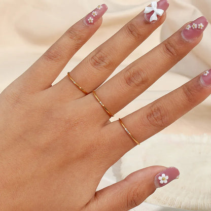Vergoldete minimalistische AAA-Zirkon-Pavé-Ringe für Damen