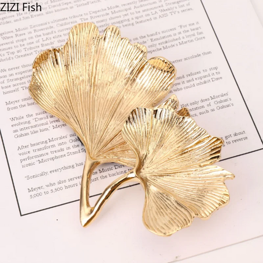 Plateau de feuilles de Ginkgo Biloba doré