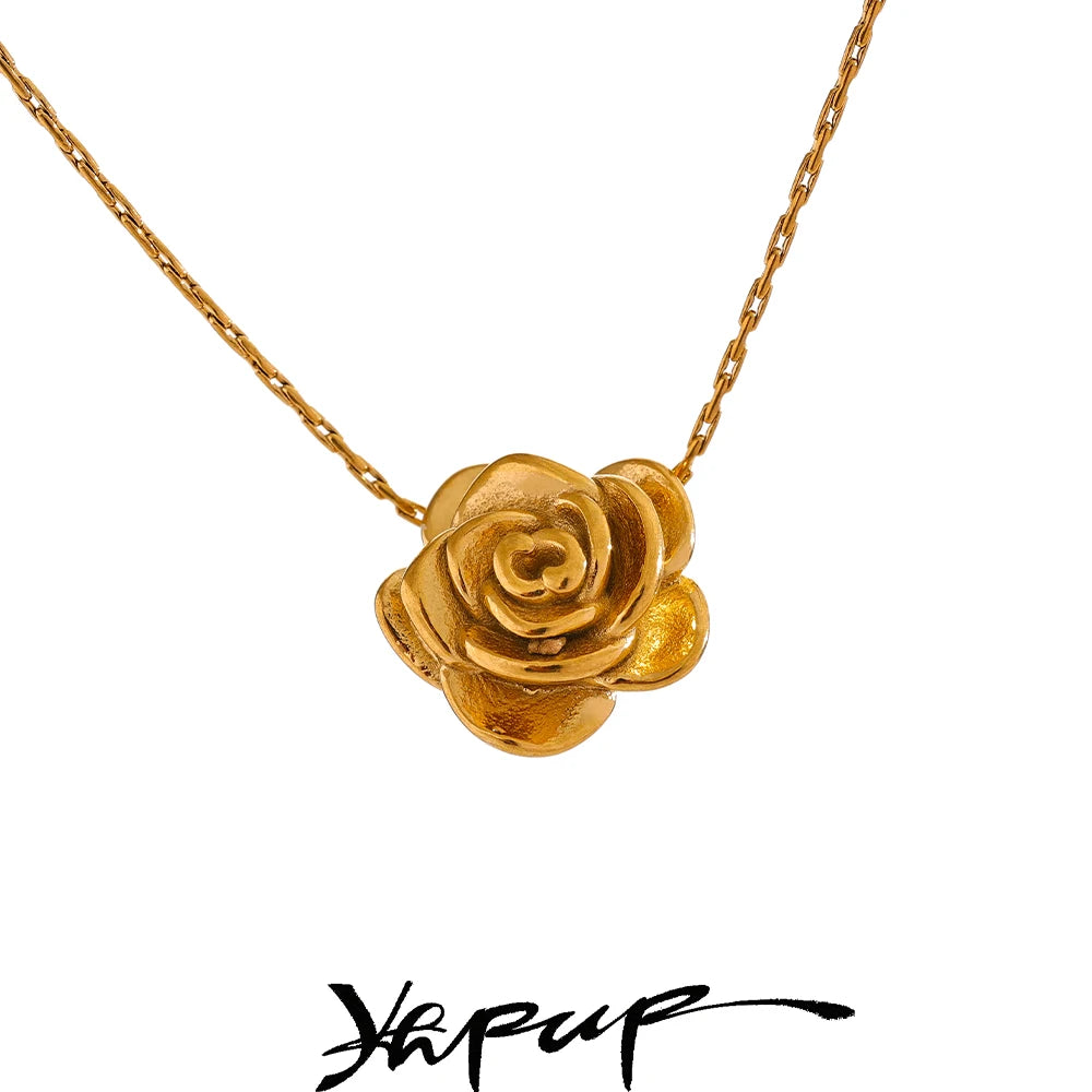 18K Gold Plated Stainless Steel Flower Pendant Necklace