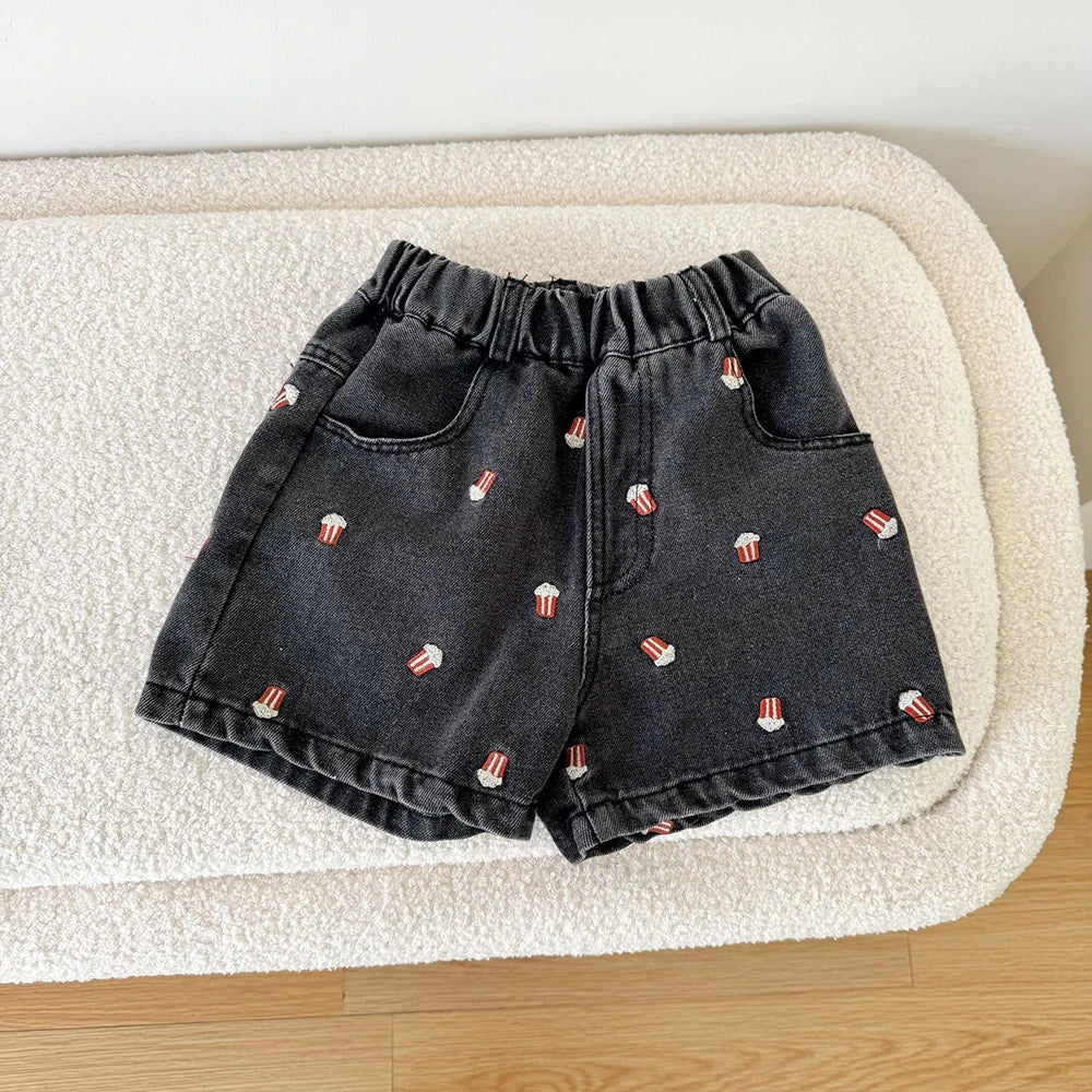 Modische Denim-Shorts für Mädchen mit Print – stilvoll