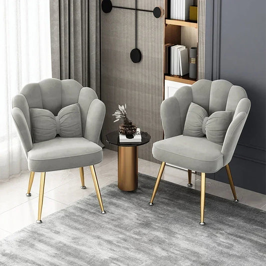 Chaise de salle à manger de luxe en velours avec accoudoirs pour plus de confort