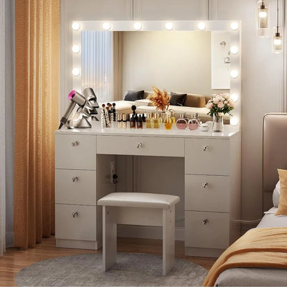 White Painted Vanity Table for Bedroom