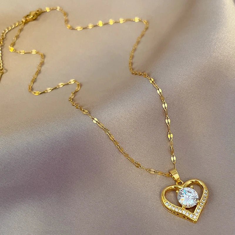 Collier pendentif coeur en acier inoxydable - Chaîne lèvres dorées