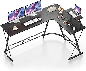 Bureau à domicile en forme de L avec rangement